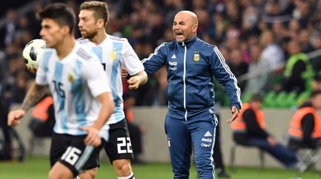 Jorge Sampaoli durante un partido de la Selección Argentina.