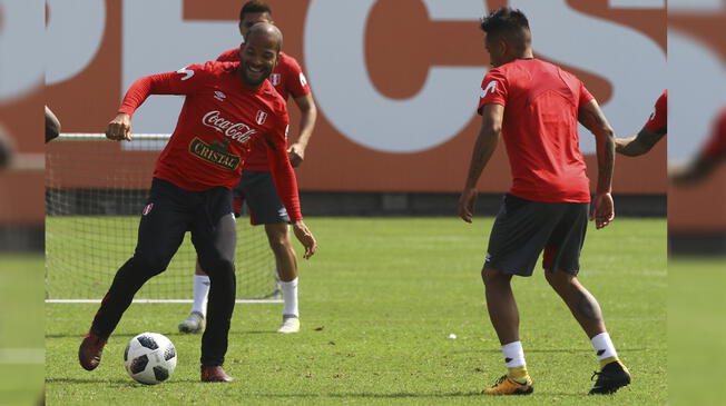 Alberto Rodríguez dejó atrás las lesiones. Entrena con normalidad con Perú. 