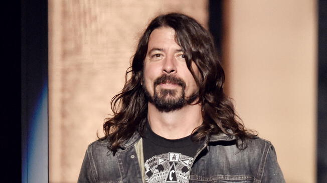Dave Grohl es líder de Foo Fighters y envió un curioso saludo. Fuente: Twitter