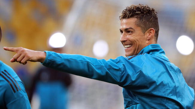 Cristiano Ronaldo practicó penales en el entrenamiento previo.