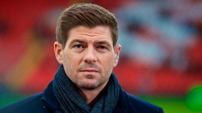 Steven Gerrard admira a Loris Karius tras disculparse ante la afición del Liverpool