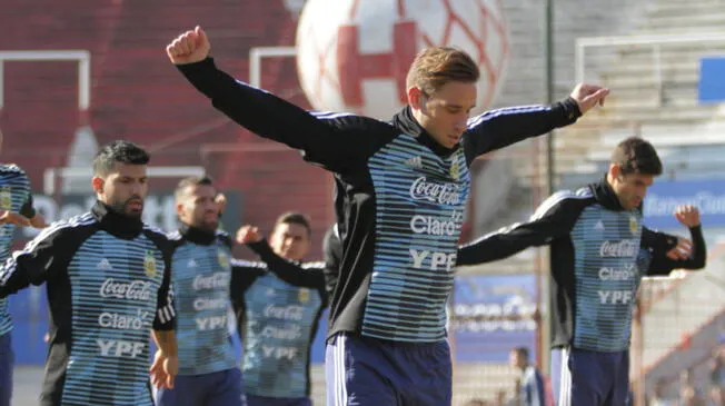 La Selección Argentina trabajó bajo la mirada de miles de hinchas argentinos. Foto: Argentina