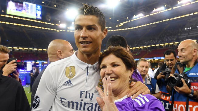 Madre de Cristiano Ronaldo prefiere que su hijo se marche a Inglaterra. Foto: EFE