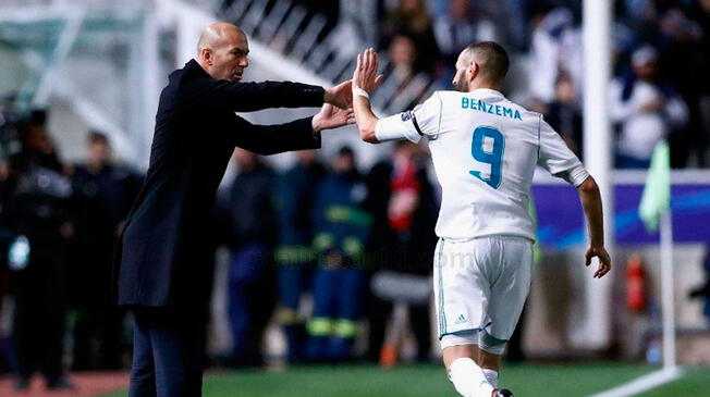 Karim Benzema se despide de Zinedine Zidane.