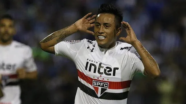 Christian Cueva celebra un gol con el Sao Paulo