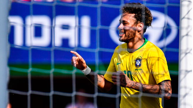 Neymar con su último gol se metió a la tabla de goleadores de la 'canarinha'.