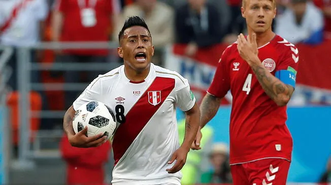 Christian Cueva, durante el Perú vs. Dinamarca.