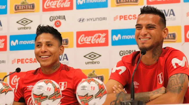 Raúl Ruidíaz y Miguel Trauco en conferencia tras el entrenamiento.