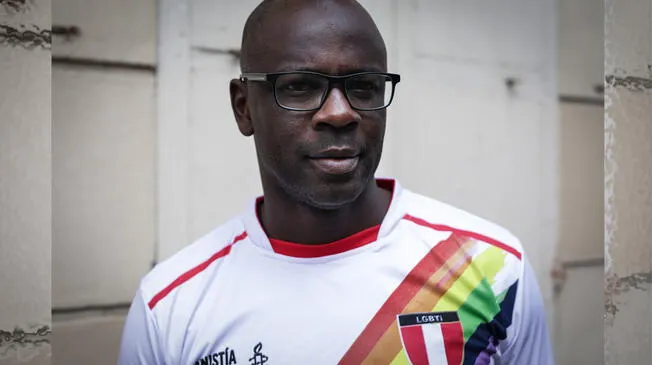 Lilian Thuram apareció con la camiseta de la selección peruana. Lilian Thuram apareció con la camiseta de la selección peruana.