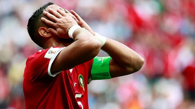 Mehdi Benatia se lamenta de una ocasión fallada en el Portugal-Marruecos.