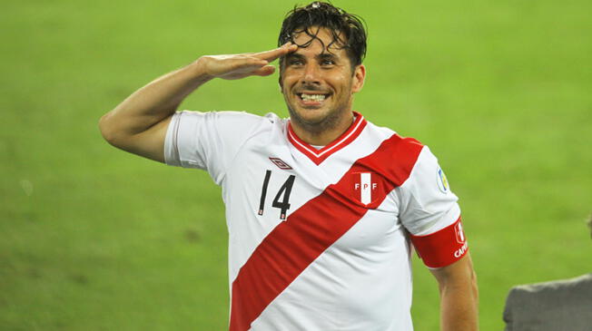 Claudio Pizarro y su curiosa foto previo al Perú vs. Francia.