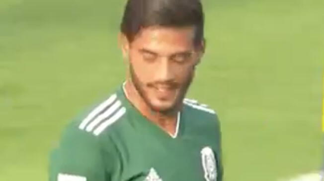 Carlos Vela se lamenta la ocasión fallada ante Suecia.