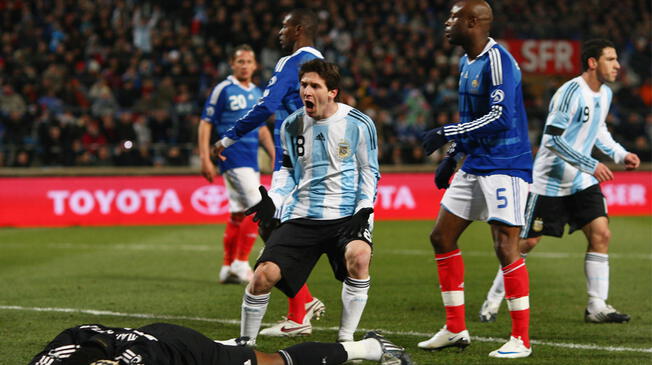 Lionel Messi celebra su gol a Francia en el 2009.