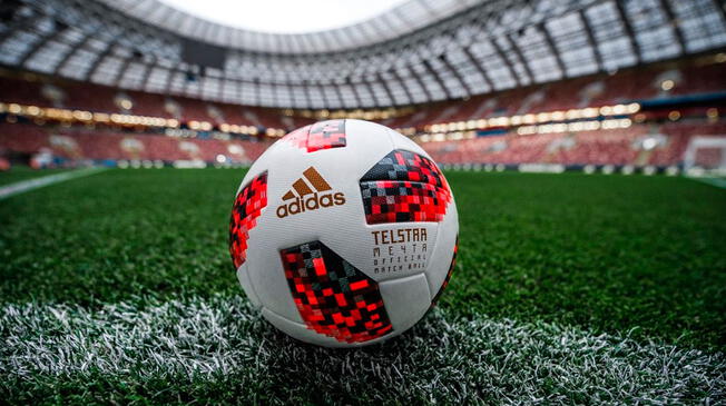 El nuevo balón de Adidas que se utilizará en los octavos de final del Mundial Rusia 2018. Solo cambiará la tonalidad negra, por los pixeles rojizos.