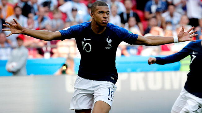 Varane comparó a Mbappé con Ronaldo Nazario.