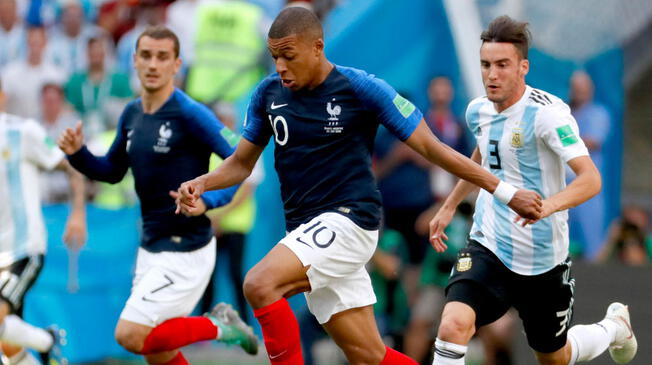 Kylian Mbappé marcó undoblete y se clasificó a cuartos de final del Mundial Rusia 2018. Foto: EFE