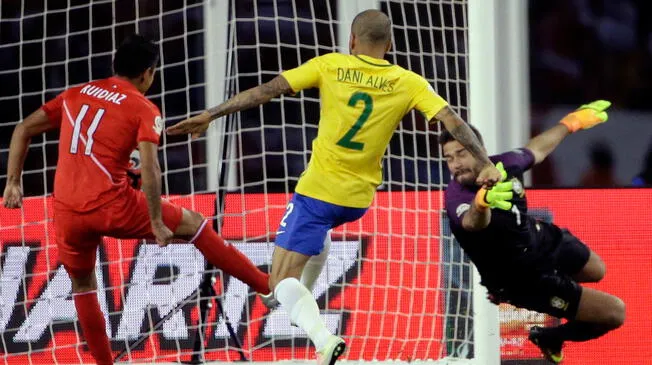 La última vez que Brasil perdió un partido oficial fue ante Perú 