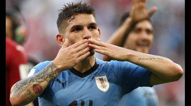 Lucas Torreira celebra el pase de Uruguay a los cuartos de final del Mundial Rusia 2018.