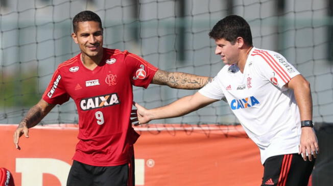 Paolo Guerrero participó en el once del Flamengo durante la última práctica. Foto: Twitter / @Flamengo