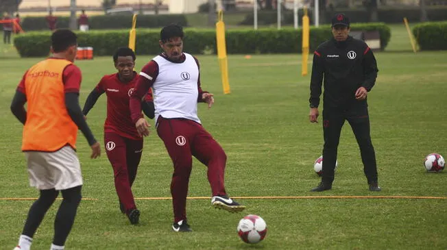 Nicolás Córdova durante un entrenamiento de Universitario.