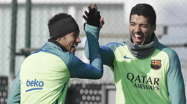 Neymar y Luis Suárez podrían volver a jugar juntos la siguiente temporada, pero en PSG. Foto: EFE