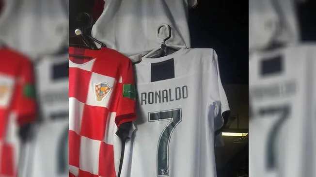 La nueva camiseta de Cristiano Ronaldo ya se vende en Polvos Azules. Fuente: @carloslara710