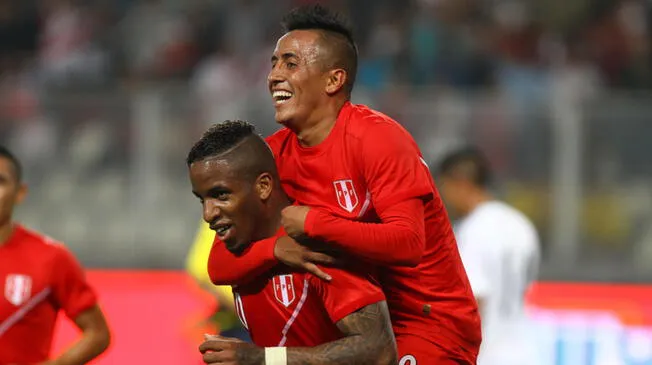 Farfán y Cueva, dupla letal en la selección peruana.