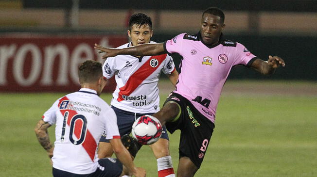 El fútbol peruano se reinicia este domingo con el duelo pendiente entre Boys y Municipal por la fecha 3 del Apertura.
