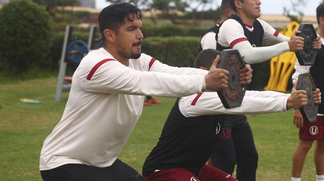 Juan Vargas, durante un entrenamiento de Universitario.