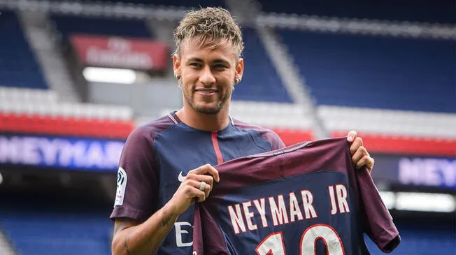 Neymar se quedará en PSG luego de confirmarlo en una entrevista. Foto: EFE