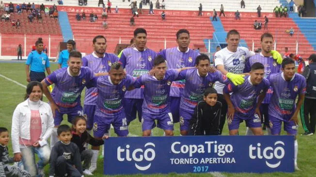 Real Potosí presentó dos equipos en partido ante Universitario de Sucre, en torneo boliviano