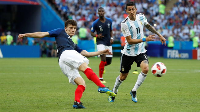 Benjamin Pavard le pegó volea, marcando así el gol más bonito del Mundial. 