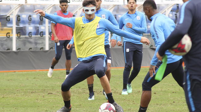 Uruguayo Affonso, quien lució ayer en la práctica un protector nasal, debutará este miércoles ante Cantolao, lo mismo que Roberto Villamarín.