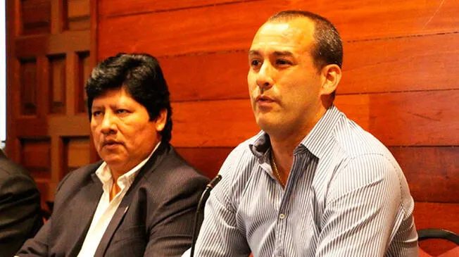 Edwin Oviedo FPF: Agremiación de Futbolistas amenaza con paralizar el fútbol peruano si no renuncia el presidente.