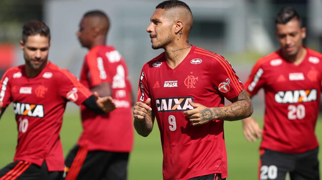 Paolo Guerrero se reunió con directiva de Flamengo para negociar la ampliación de su contrato