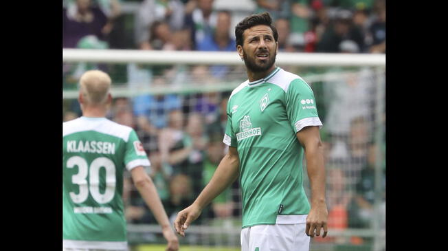 Claudio Pizarro jugó la última temporada en el Colonia. 