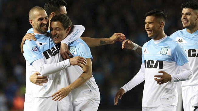 Vélez cayó 2-0 ante Racing por la Superliga Argentina.