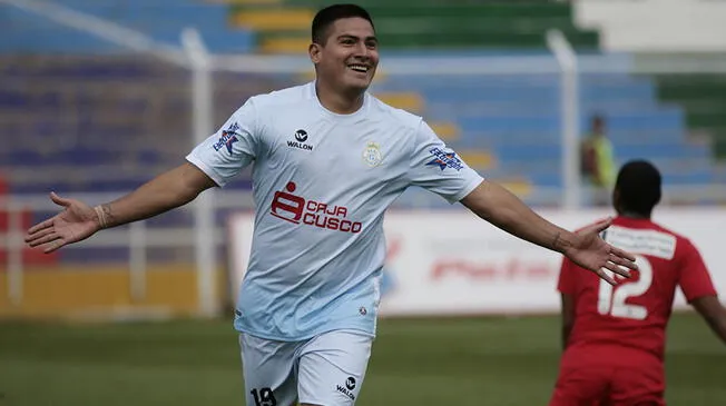 Diego Mayora celebra un gol con Real Garcilaso.
