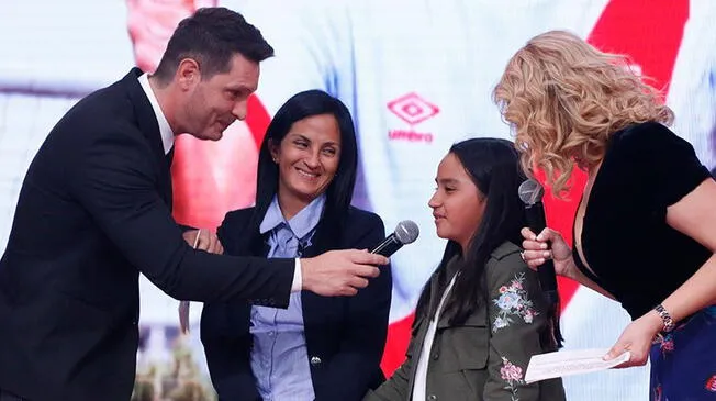 Esposa e hijas de Daniel Peredo hacen conmovedora donación a la Teletón [VIDEO]