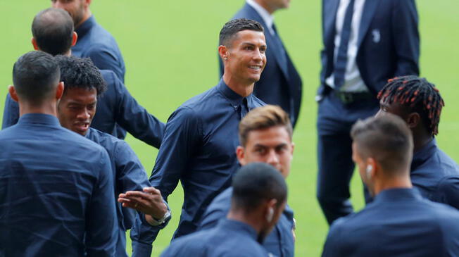Juventus vs Valencia: Cristiano Ronaldo: Una veintena de encapuchados lanzan artefactos pirotécnicos al hotel donde se hospeda el portugués