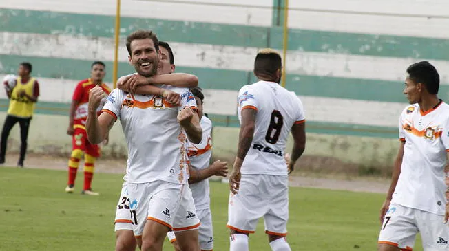 San Martín vs Ayacucho FC: Mauricio Montes aportó su fútbol para los visitantes. 