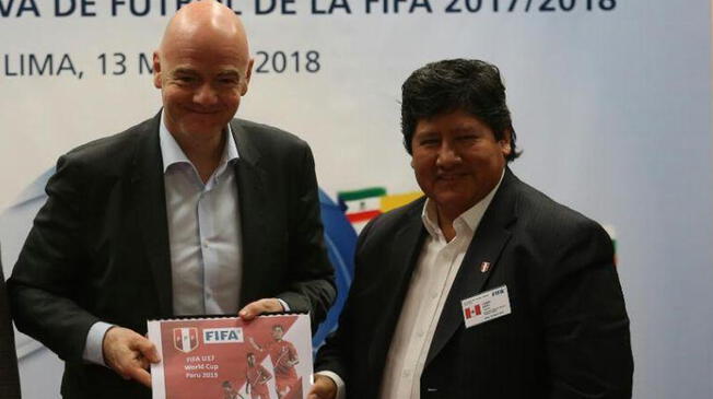 Gianni Infantino y Edwin Oviedo, tras anunciarse a Perú como sede del Mundial Sub-17