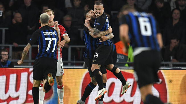 Inter de Milán venció 2-1 al PSV por la Champions League.
