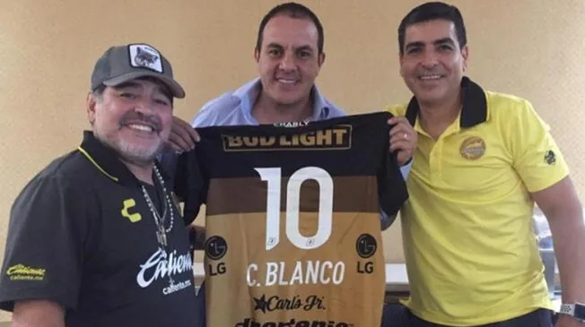 Junte de ídolos. Maradona y Cuauhtémoc se juntaron en México