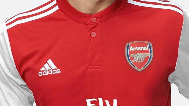 Arsenal termina su contrato con Puma y firma por Adidas. 