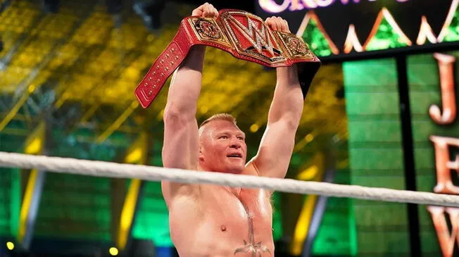 En WWE Crown Jewel 2018, Brock Lesnar se convirtió en el nuevo campeón universal de Raw tras vencer a Braun Strowman.