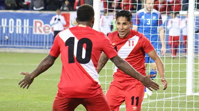 Jefferson Farfán y Raúl Ruidíaz pueden jugar juntos en el ataque de la Selección Peruana.