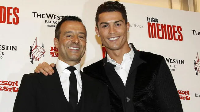 Jorge Mendes y Cristiano Ronaldo durante un evento.