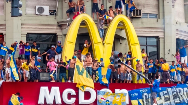 Boca Juniors vs River Plate | La historia del McDonald's del Obelisco de Buenos Aires