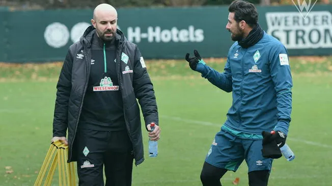 Claudio Pizarro fue entrenar a pesar que tenía día libre y Werder Bremen no dudó en destacar la actitud del peruano | Bundesliga